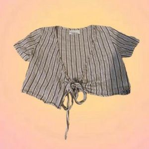urban outfitters crop front tie top size s